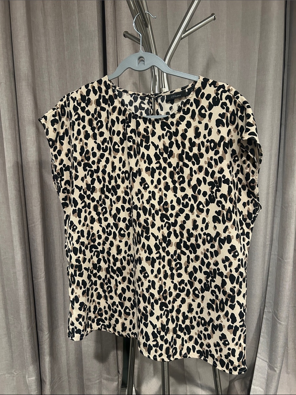 Halogen Black on Cream Leopard Print Short Sleeve Blouse excellent condition